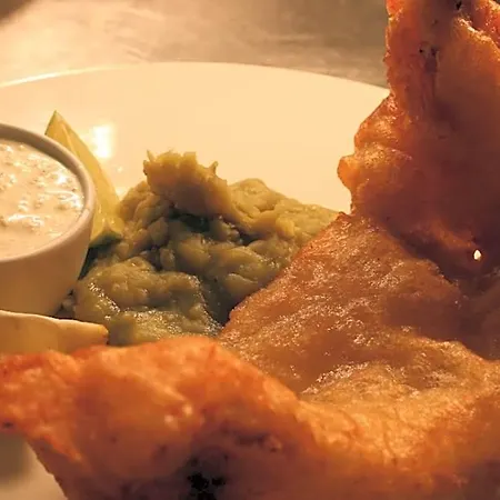 The Wyvill Arms 레이번