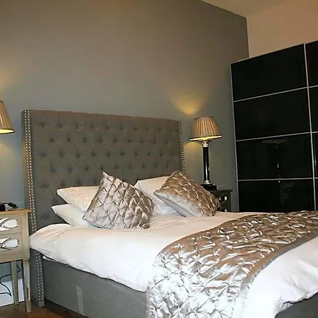 The Wyvill Arms 4* 레이번