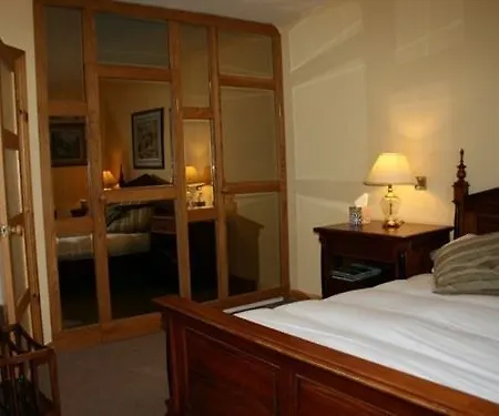 The Wyvill Arms 4* 레이번